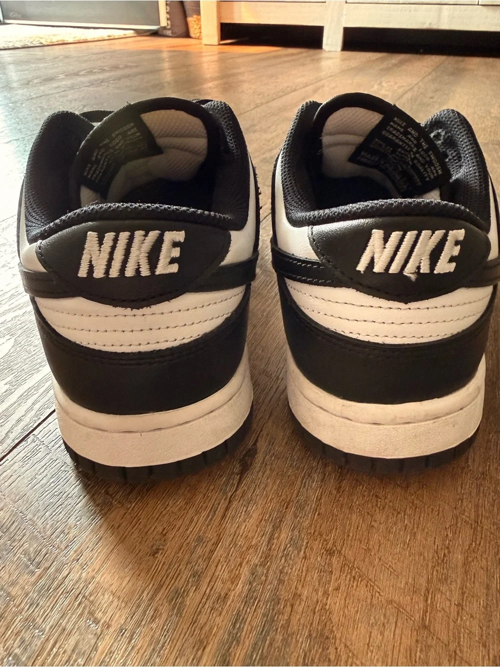 Nike Black/White Low Top Sneakers